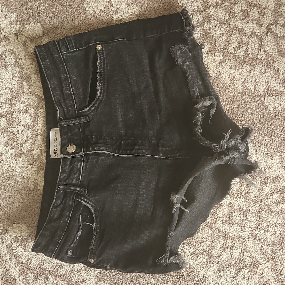 ZARA High Rise Shorts - Picture 2 of 4